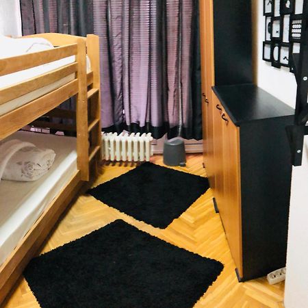 Albergue Twc Belgrado Exterior foto