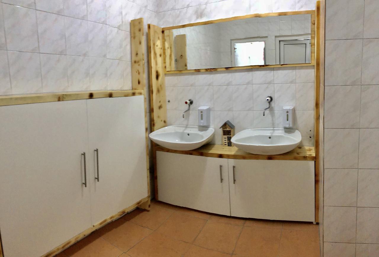 Albergue Twc Belgrado Exterior foto