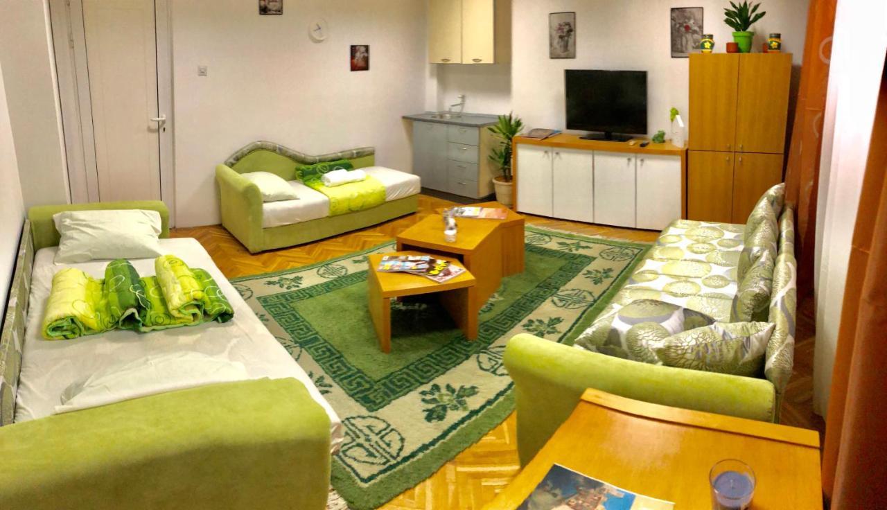 Albergue Twc Belgrado Exterior foto
