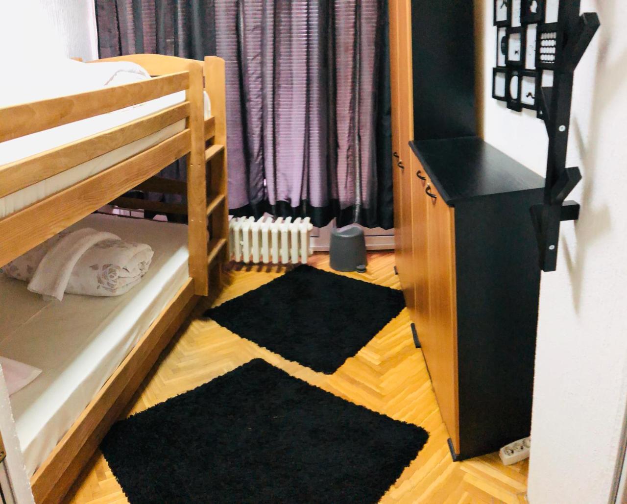 Albergue Twc Belgrado Exterior foto